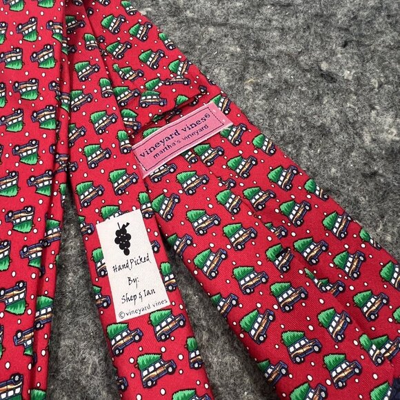 Vineyard Vines Boys / Short Mens Tie Red Christmas Woody & Tree Truck ~49" - Picture 5 of 6